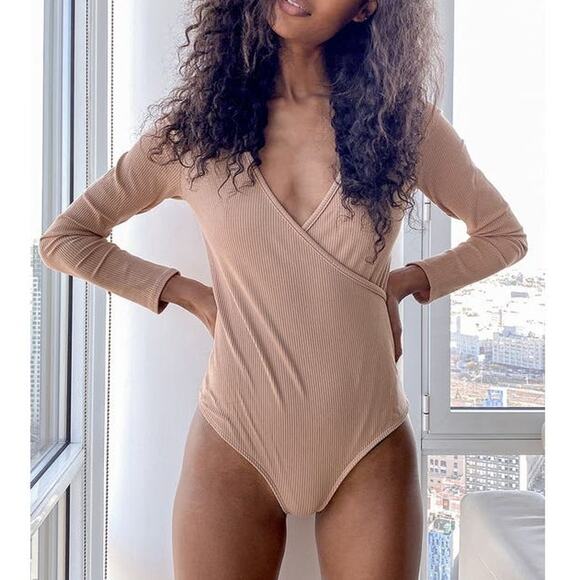 LULU'S SZ S Beige Casual Love Ribbed Surplice Neck Long Sleeve Bodysuit NEW b149 - Picture 1 of 8